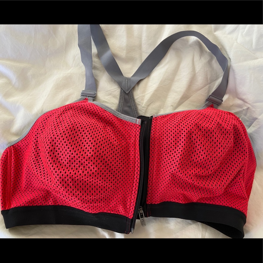 Victoria Sport Bra 38D